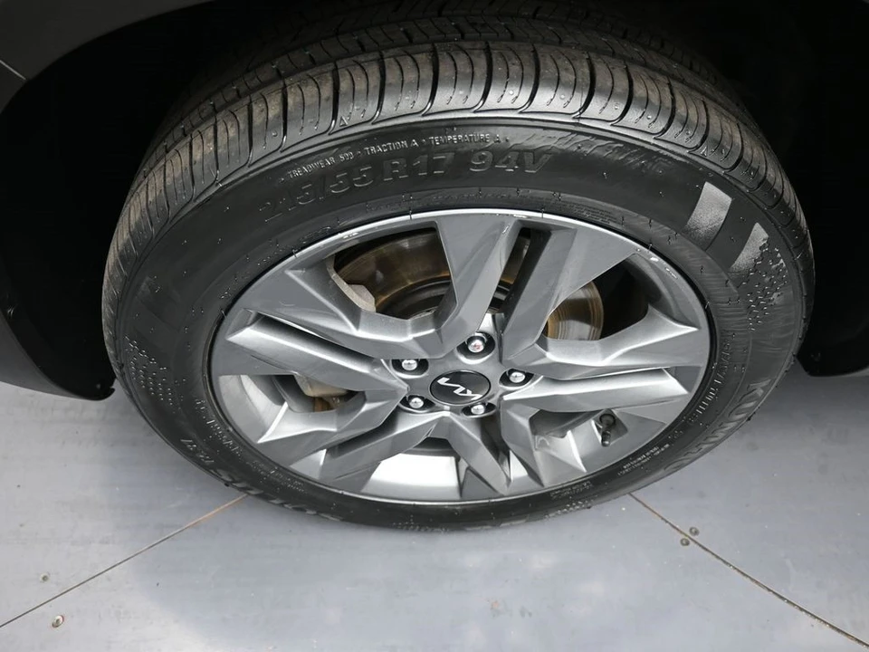 2023 Kia Seltos - Image 14 of 21