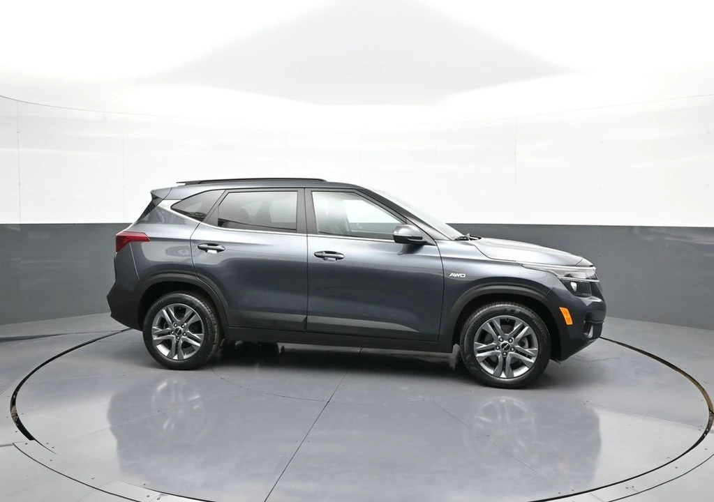 2023 Kia Seltos - Image 5 of 12