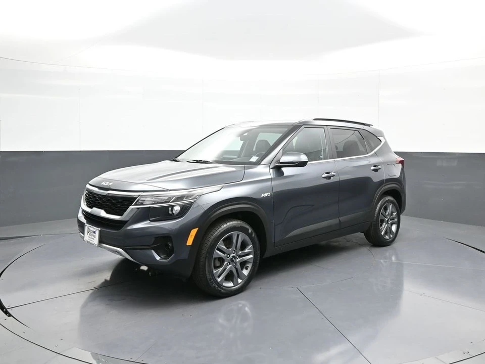 2023 Kia Seltos - Image 10 of 12