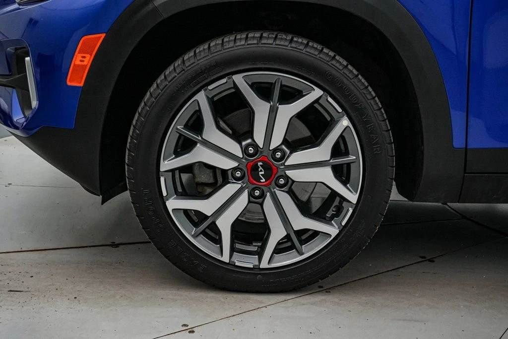 2023 Kia Seltos - Image 11 of 21