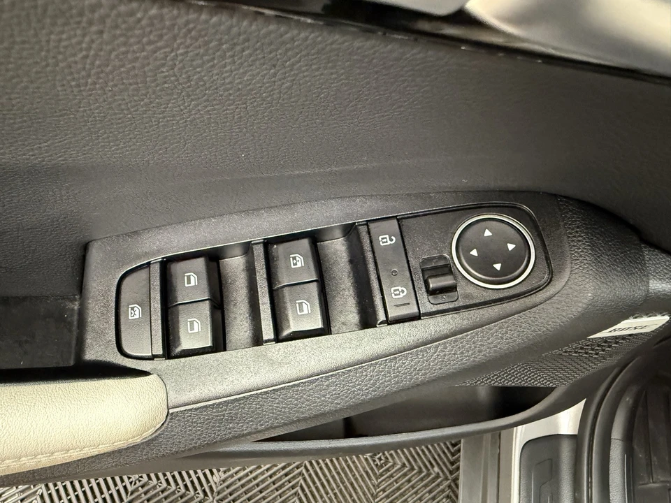 2023 Kia Seltos - Image 9 of 21