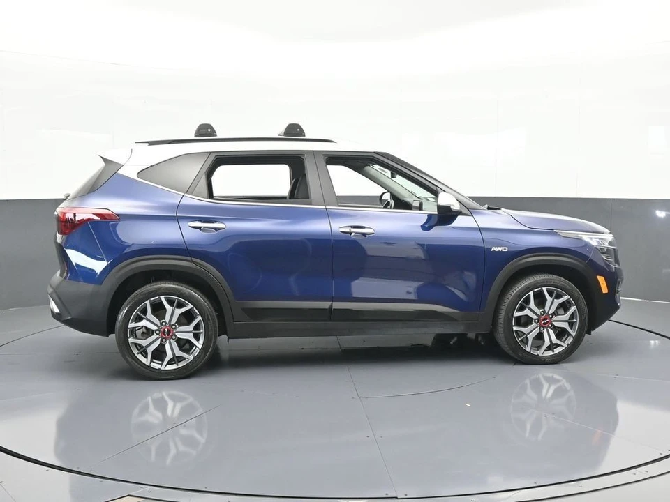 2023 Kia Seltos - Image 7 of 12