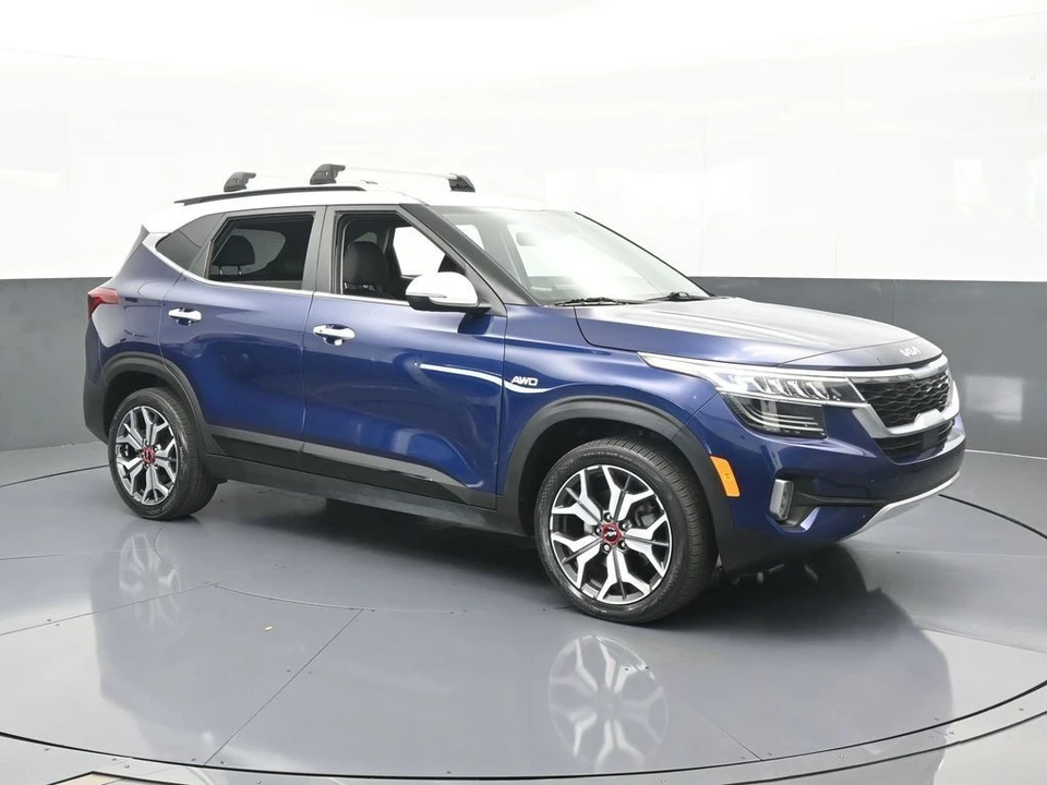 2023 Kia Seltos - Image 8 of 12