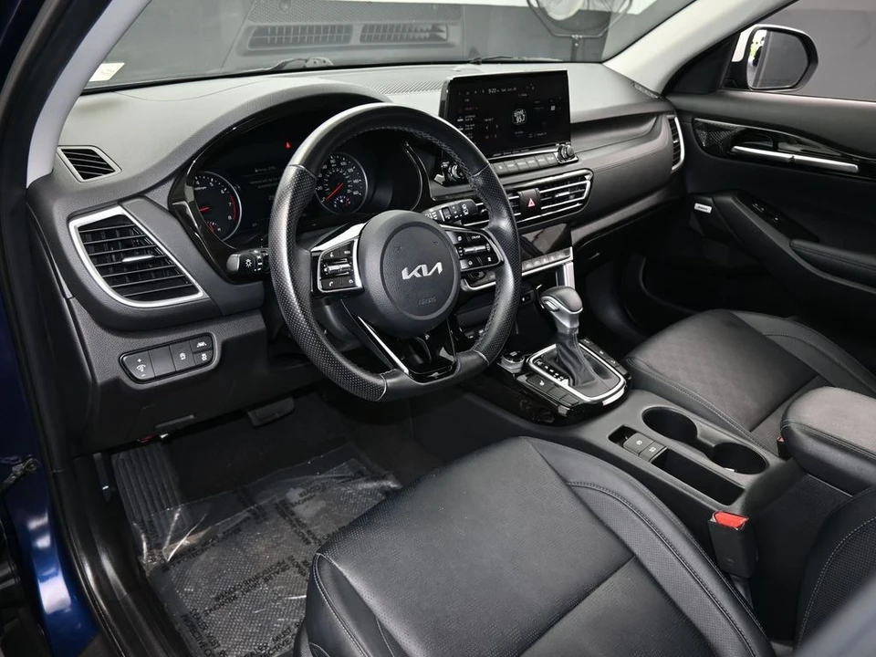 2023 Kia Seltos - Image 10 of 12