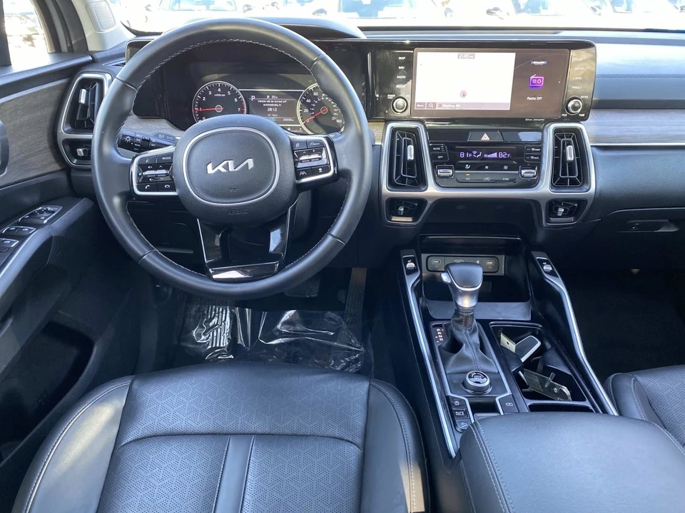 2023 Kia Sorento - Image 12 of 21