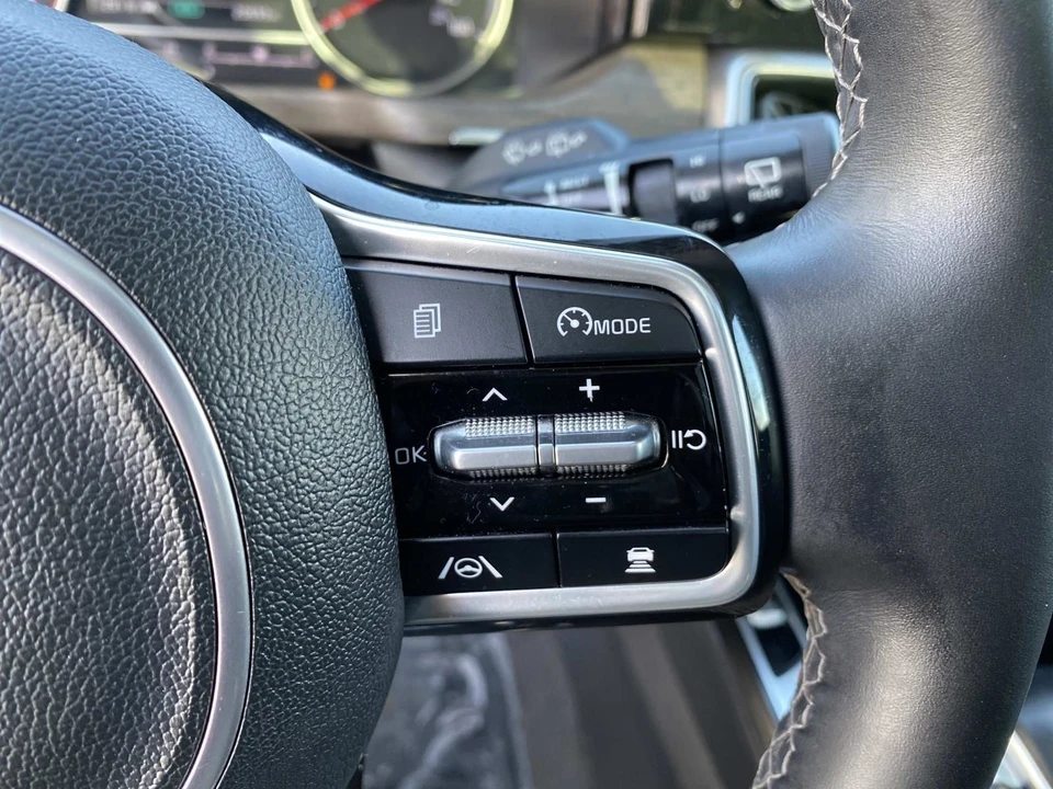 2023 Kia Sorento - Image 20 of 21