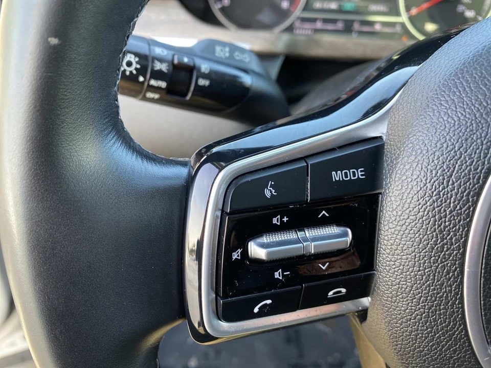 2023 Kia Sorento - Image 19 of 21