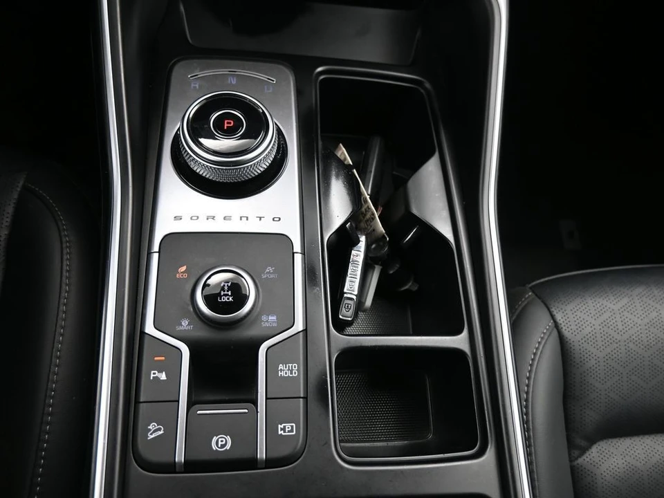 2023 Kia Sorento - Image 17 of 21