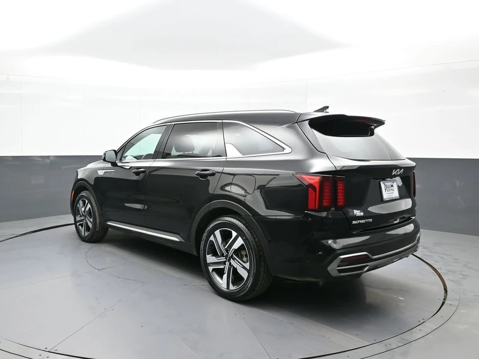 2023 Kia Sorento - Image 8 of 21