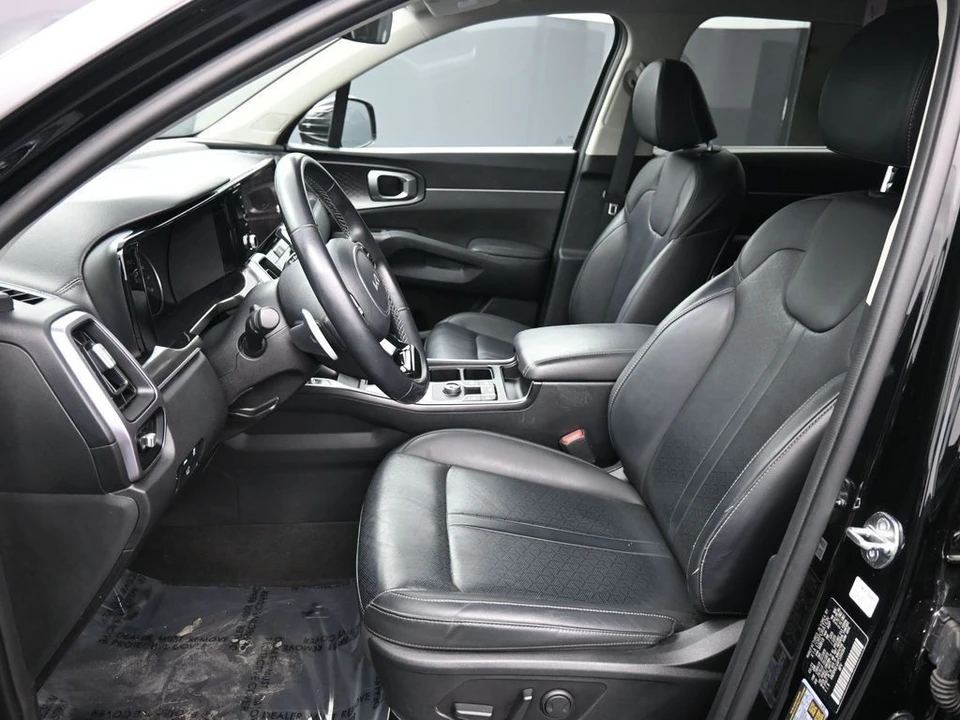 2023 Kia Sorento - Image 19 of 21