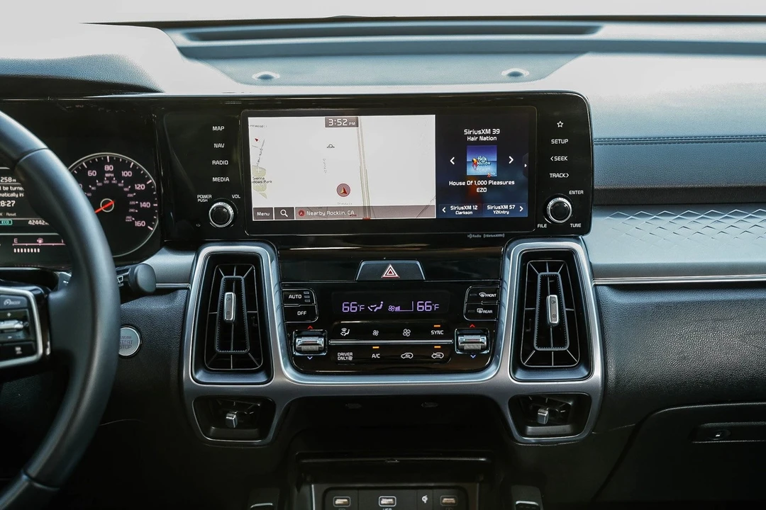 2023 Kia Sorento - Image 11 of 12