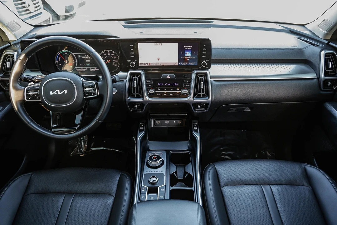 2023 Kia Sorento - Image 10 of 12