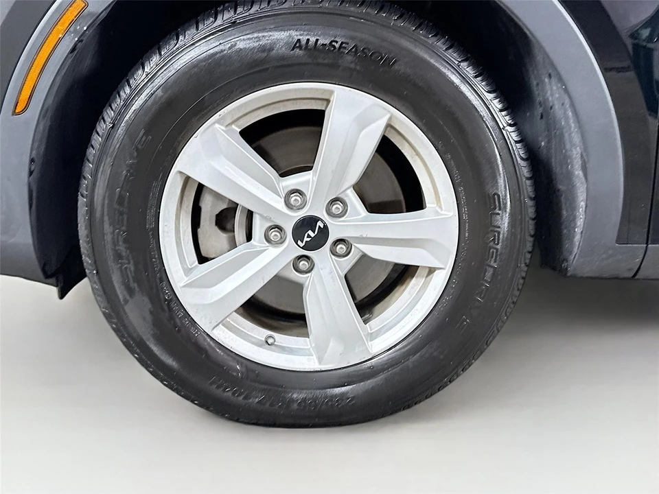 2023 Kia Sorento - Image 12 of 14