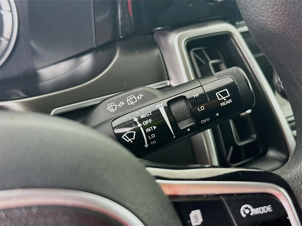 2023 Kia Sorento - Image 6 of 21