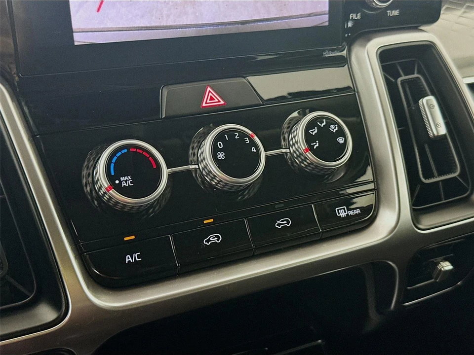 2023 Kia Sorento - Image 10 of 21
