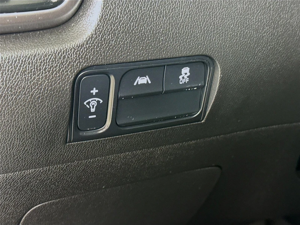 2023 Kia Sorento - Image 7 of 21