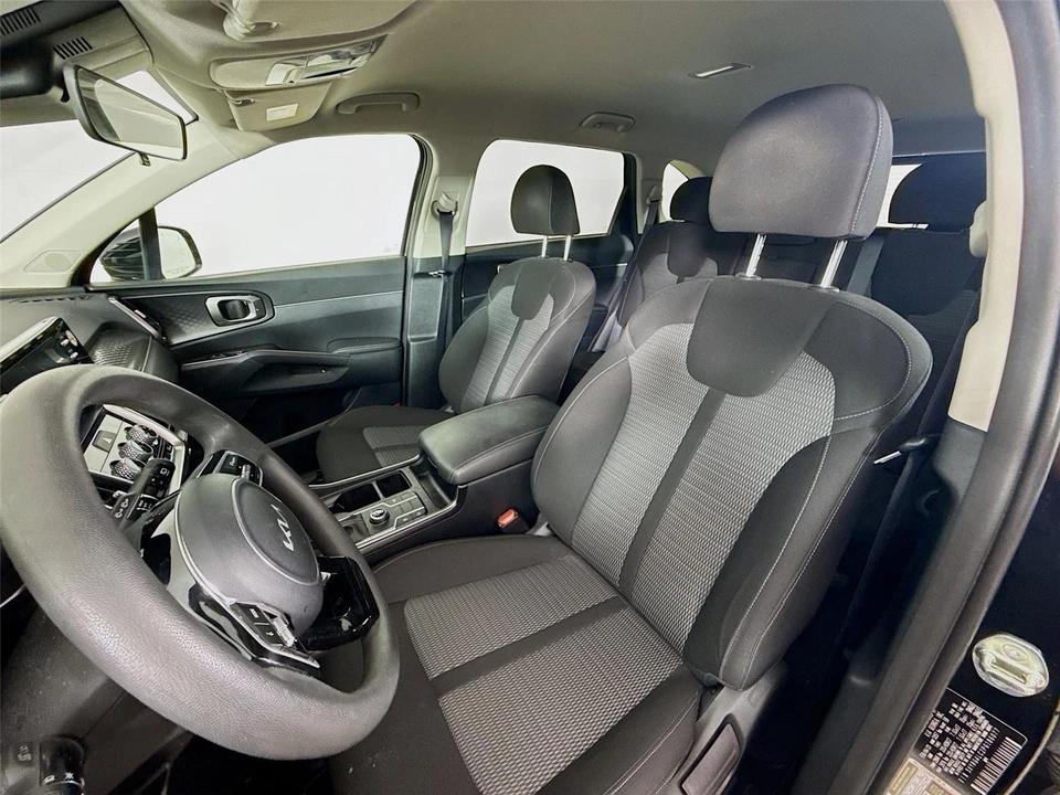 2023 Kia Sorento - Image 2 of 14