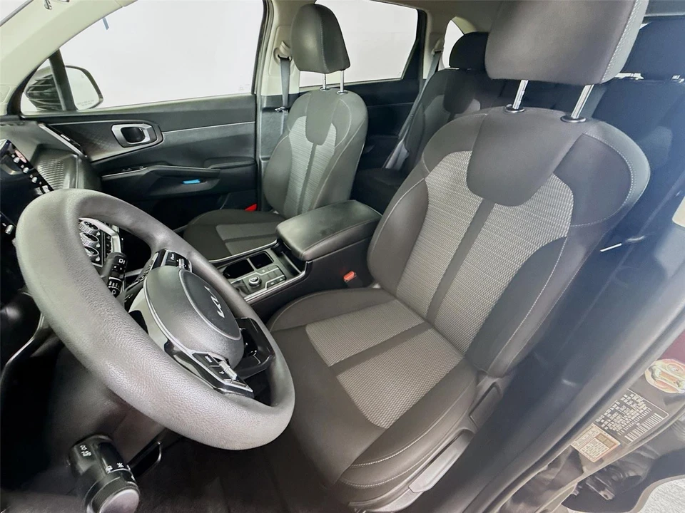 2023 Kia Sorento - Image 2 of 21
