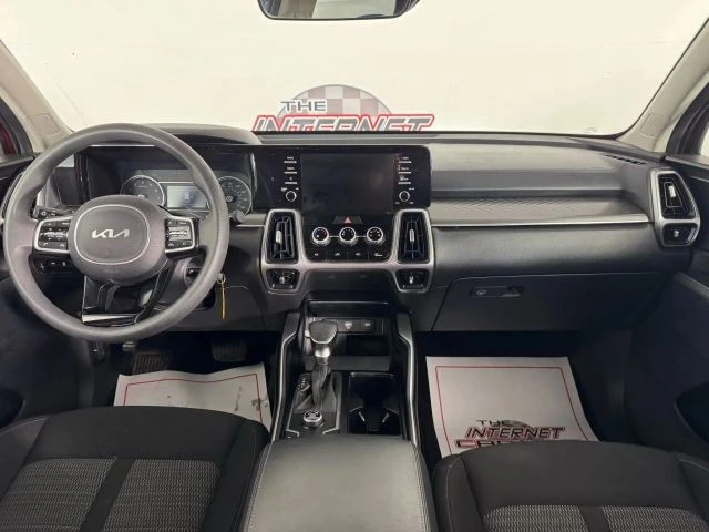 2023 Kia Sorento - Image 11 of 21
