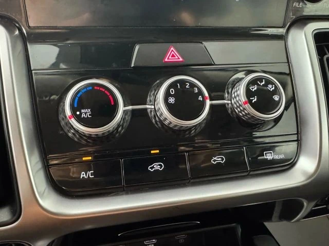 2023 Kia Sorento - Image 19 of 21