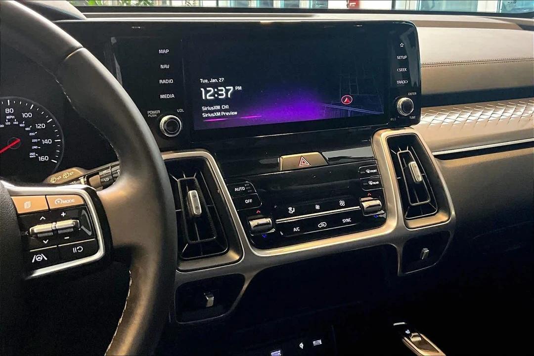 2023 Kia Sorento - Image 7 of 12