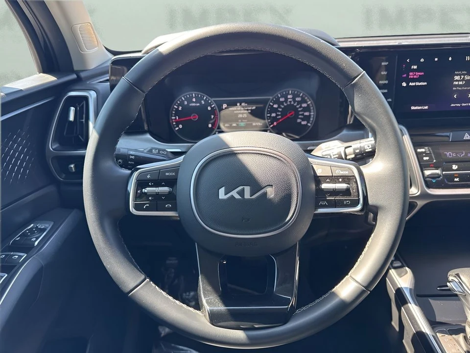 2023 Kia Sorento - Image 14 of 21