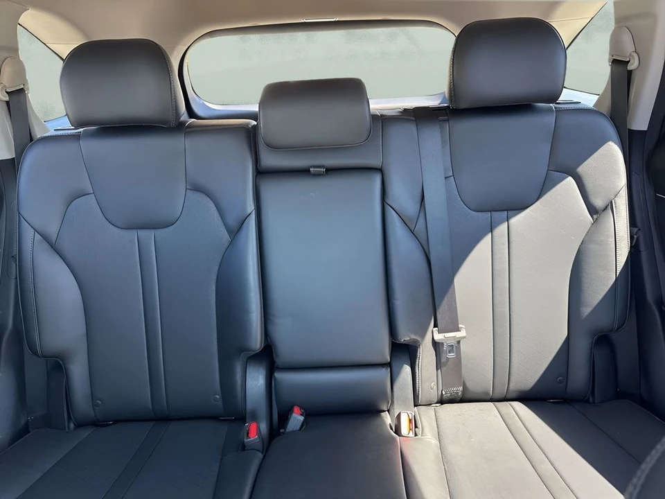 2023 Kia Sorento - Image 12 of 21