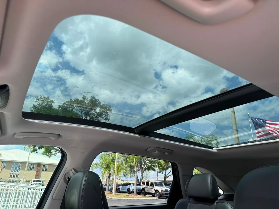 2023 Kia Sorento - Image 7 of 12