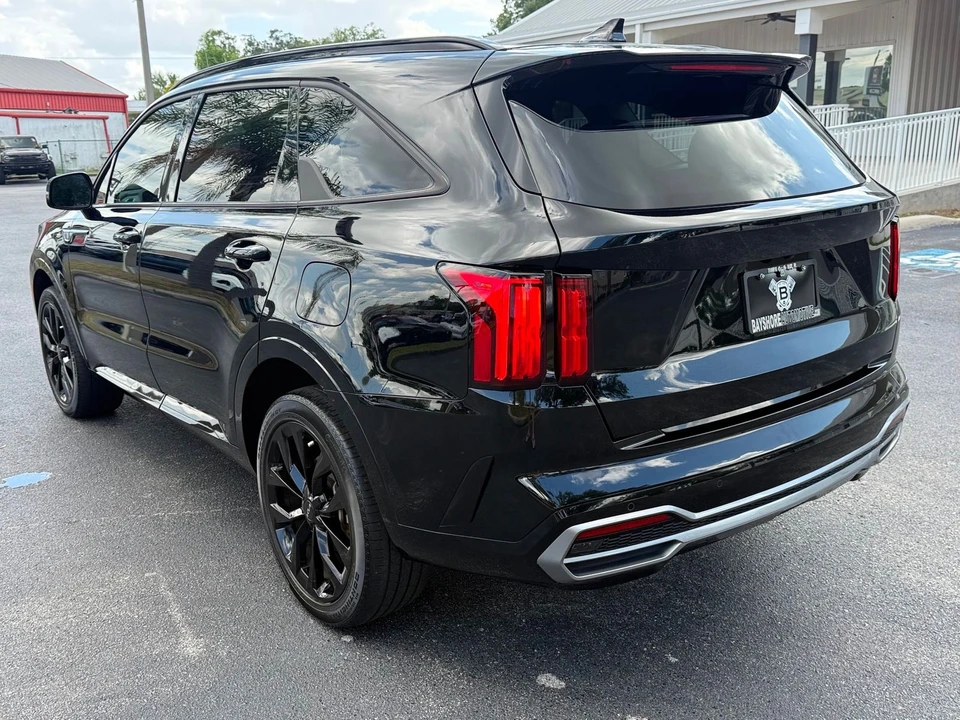 2023 Kia Sorento - Image 8 of 12
