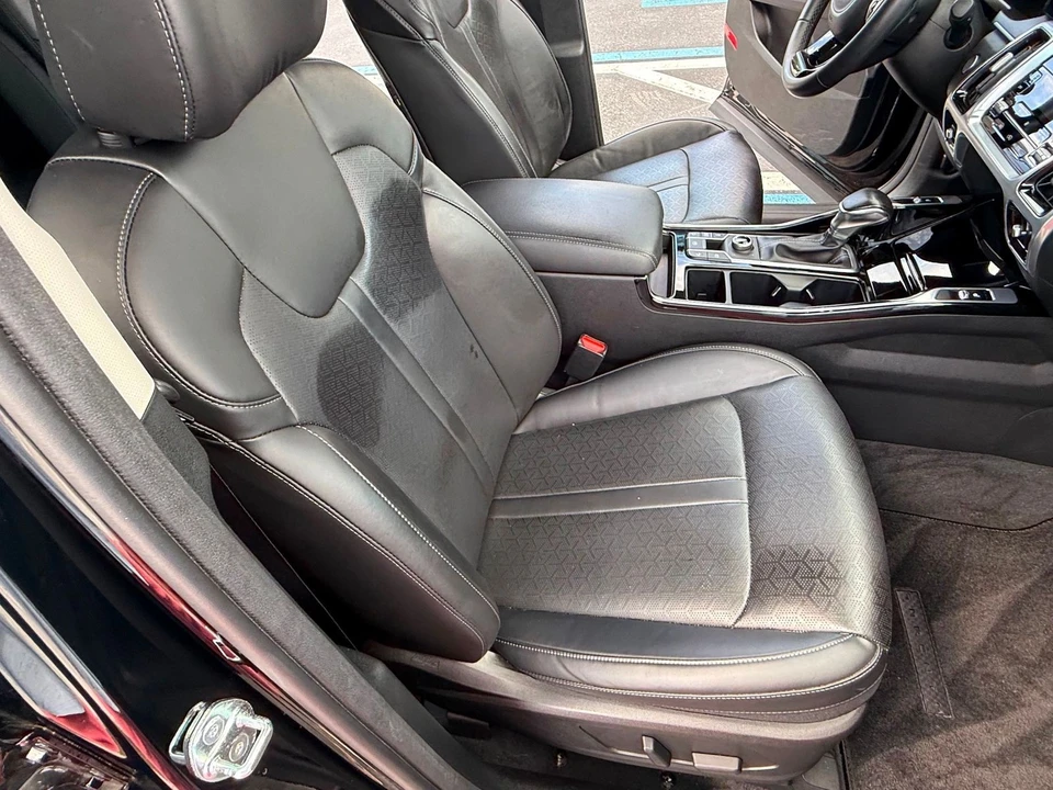 2023 Kia Sorento - Image 6 of 12