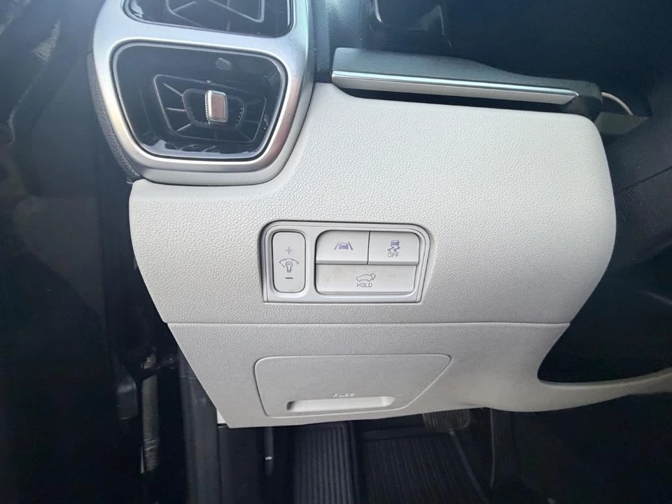 2023 Kia Sorento - Image 10 of 21