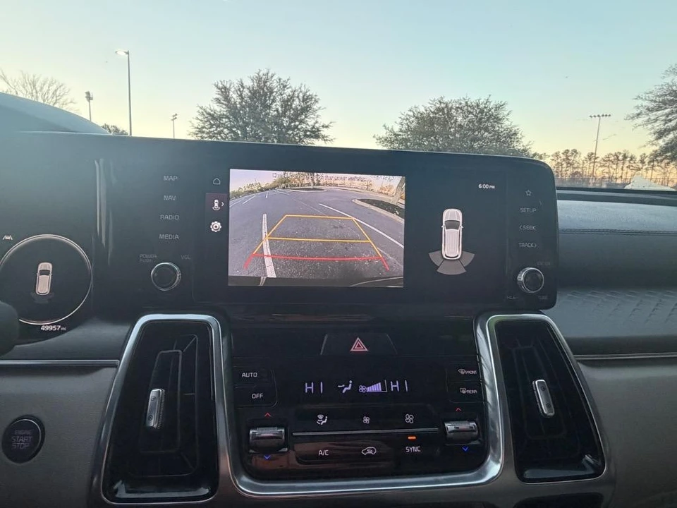 2023 Kia Sorento - Image 14 of 21