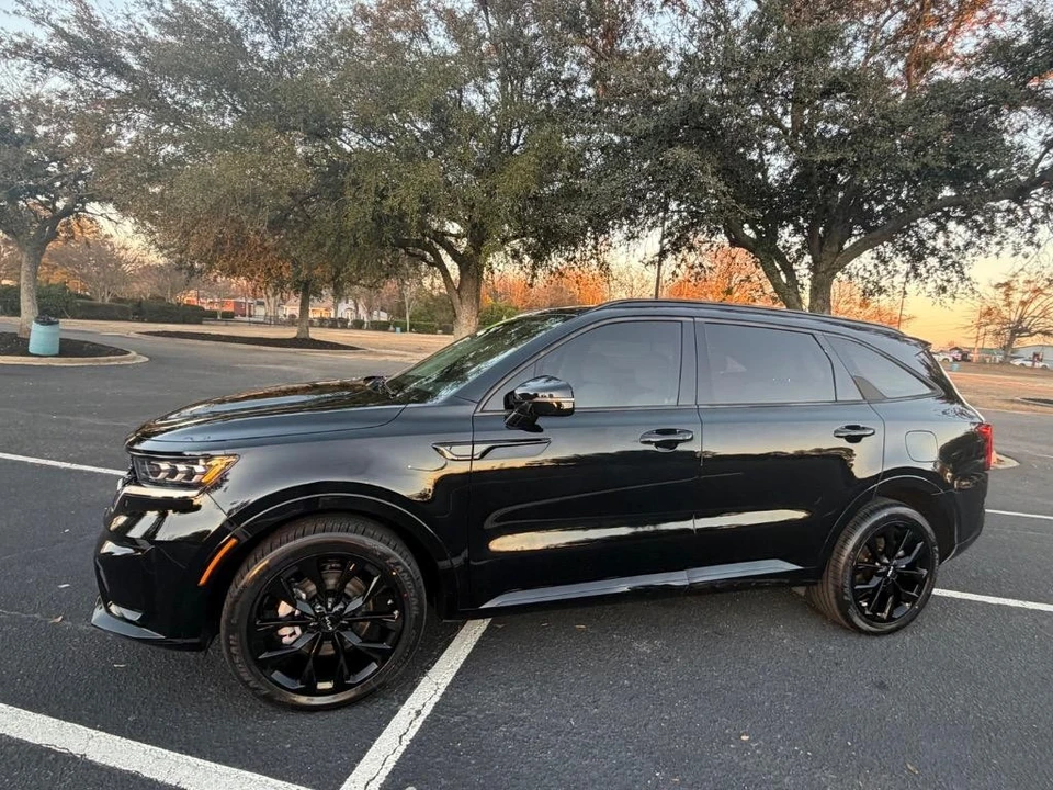 2023 Kia Sorento - Image 2 of 21