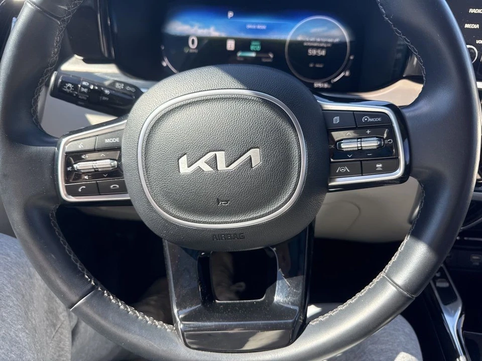 2023 Kia Sorento - Image 20 of 21
