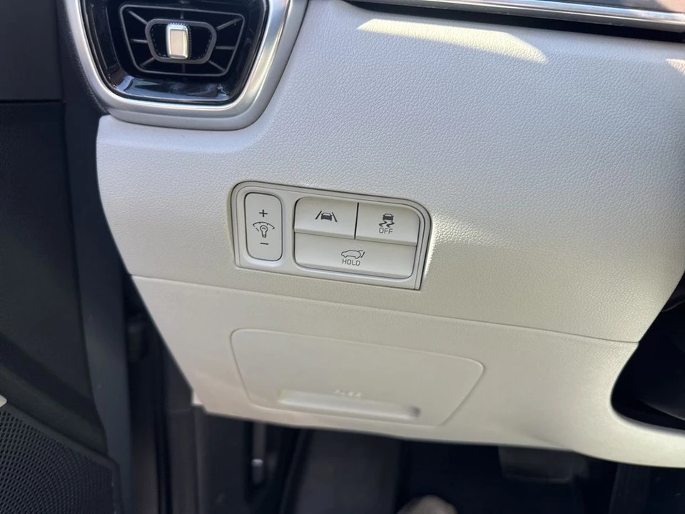 2023 Kia Sorento - Image 18 of 21