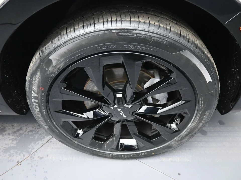 2023 Kia Sorento - Image 13 of 21