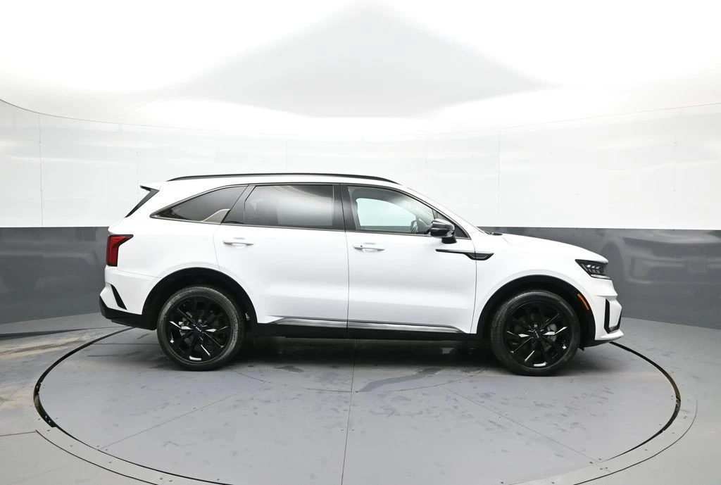 2023 Kia Sorento - Image 5 of 21