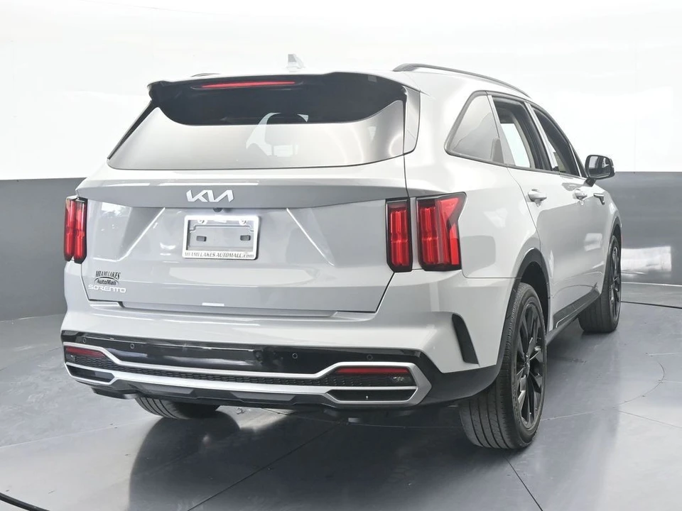 2023 Kia Sorento - Image 5 of 12