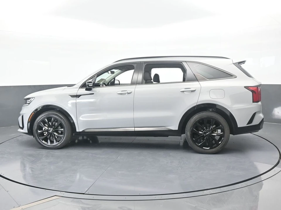 2023 Kia Sorento - Image 3 of 12