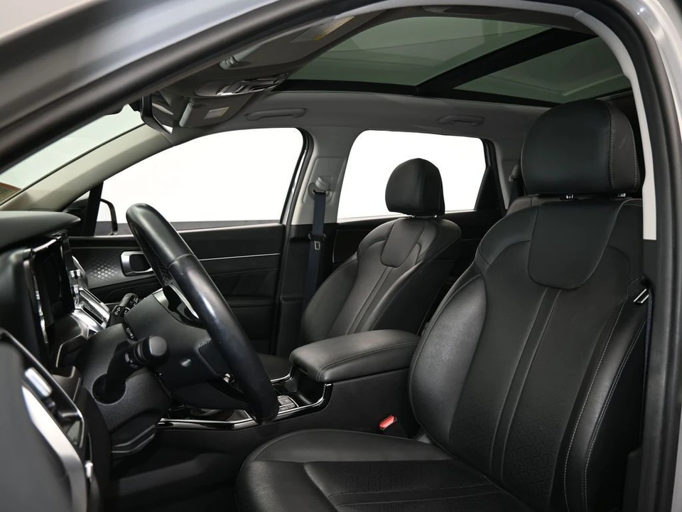 2023 Kia Sorento - Image 10 of 12