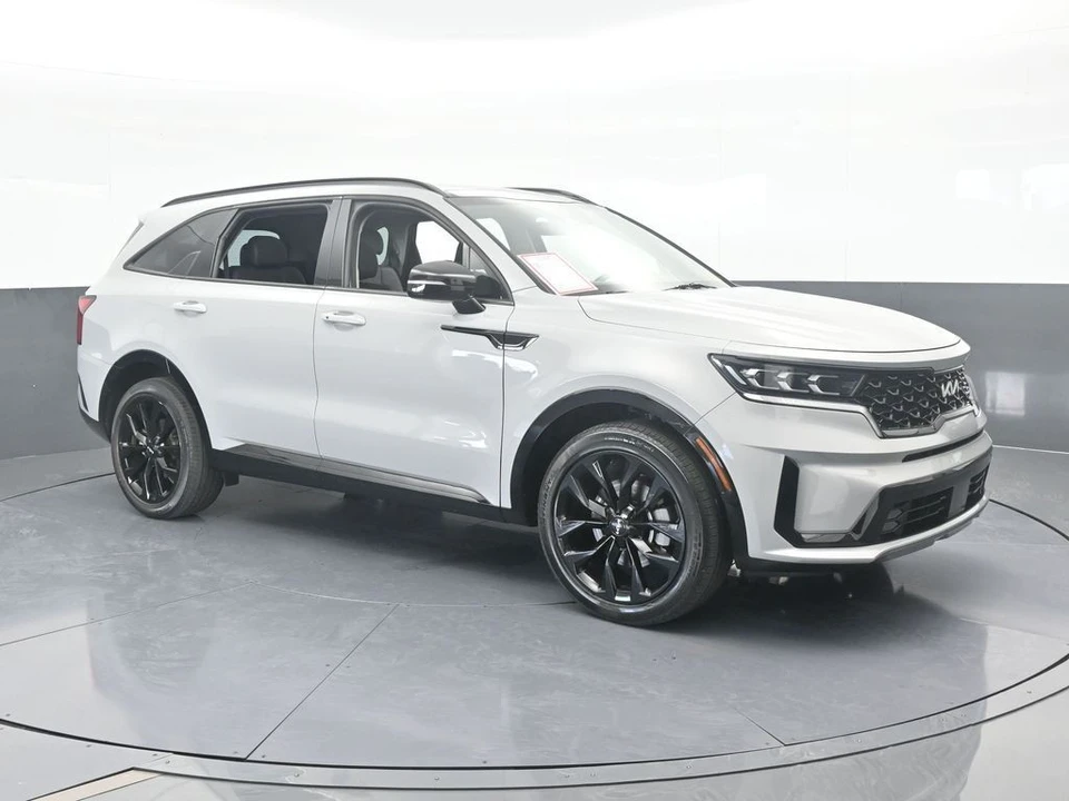 2023 Kia Sorento - Image 8 of 12