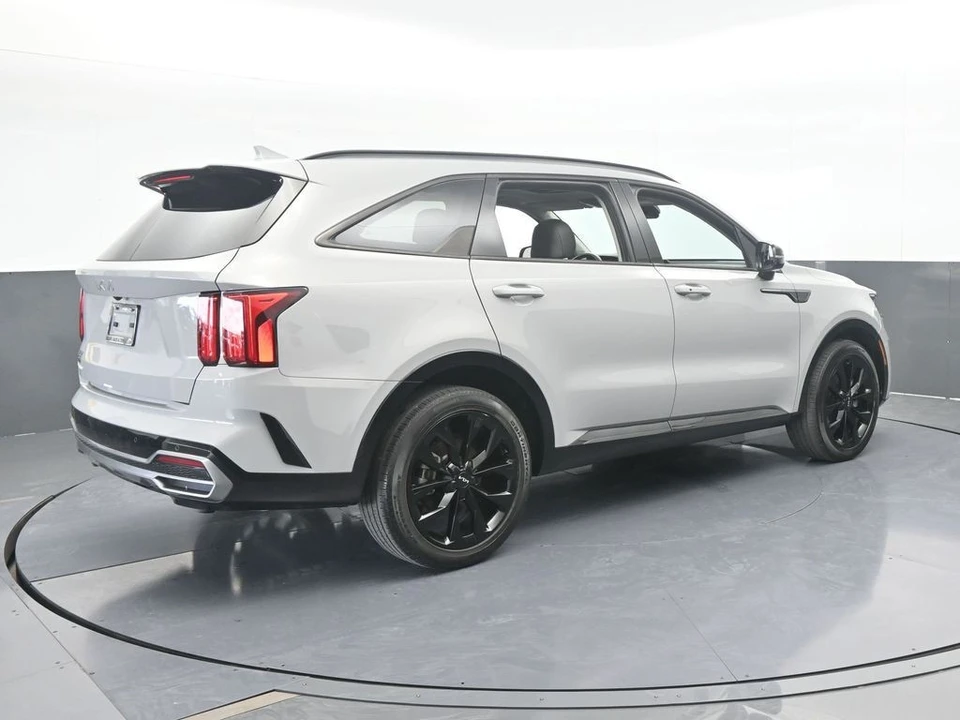 2023 Kia Sorento - Image 6 of 12