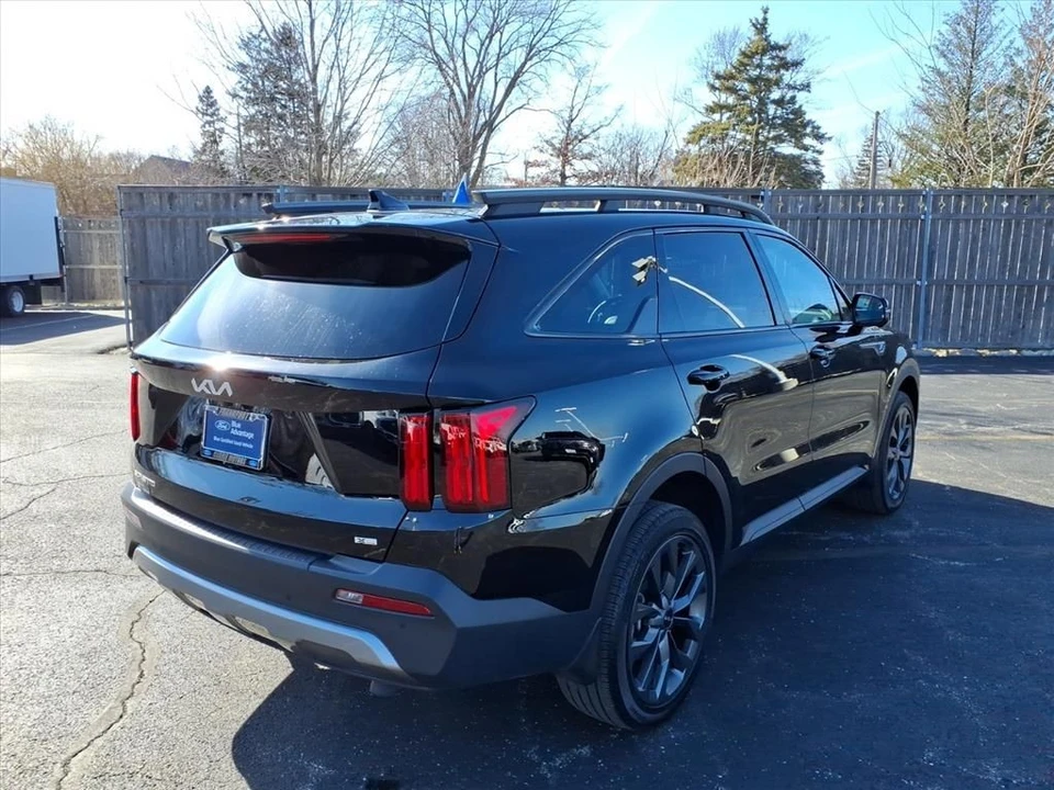 2023 Kia Sorento - Image 7 of 21