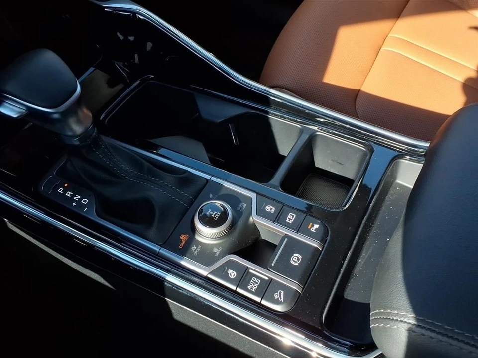 2023 Kia Sorento - Image 17 of 21