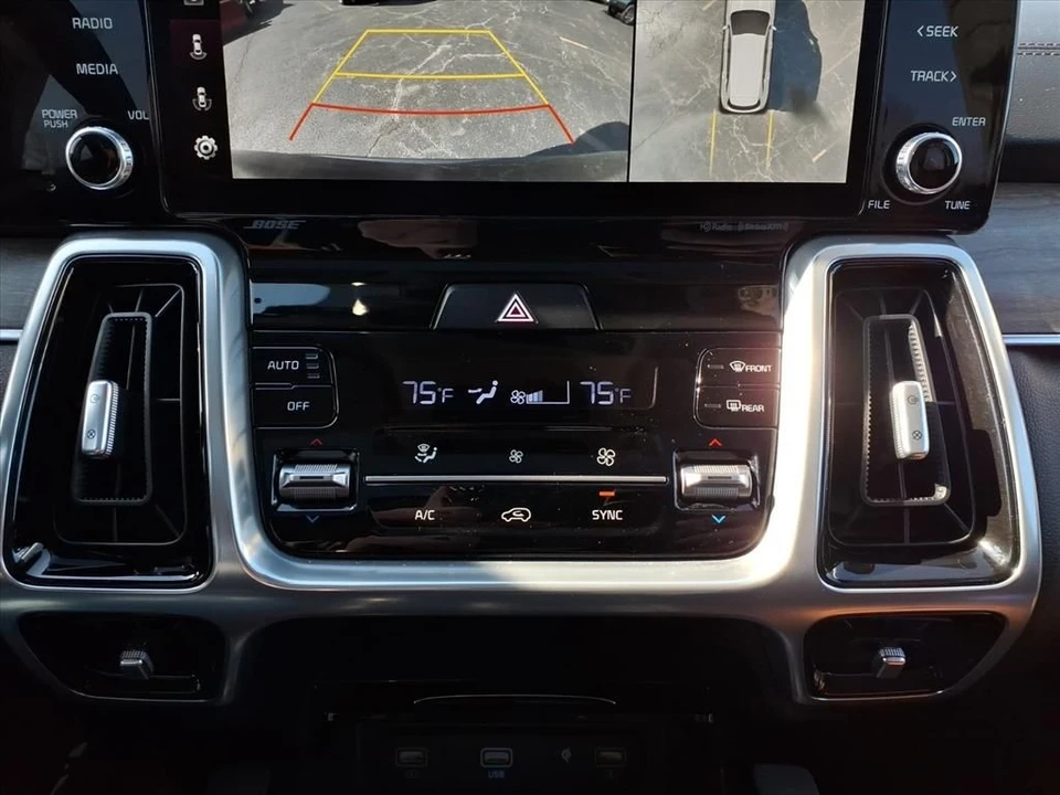 2023 Kia Sorento - Image 12 of 21