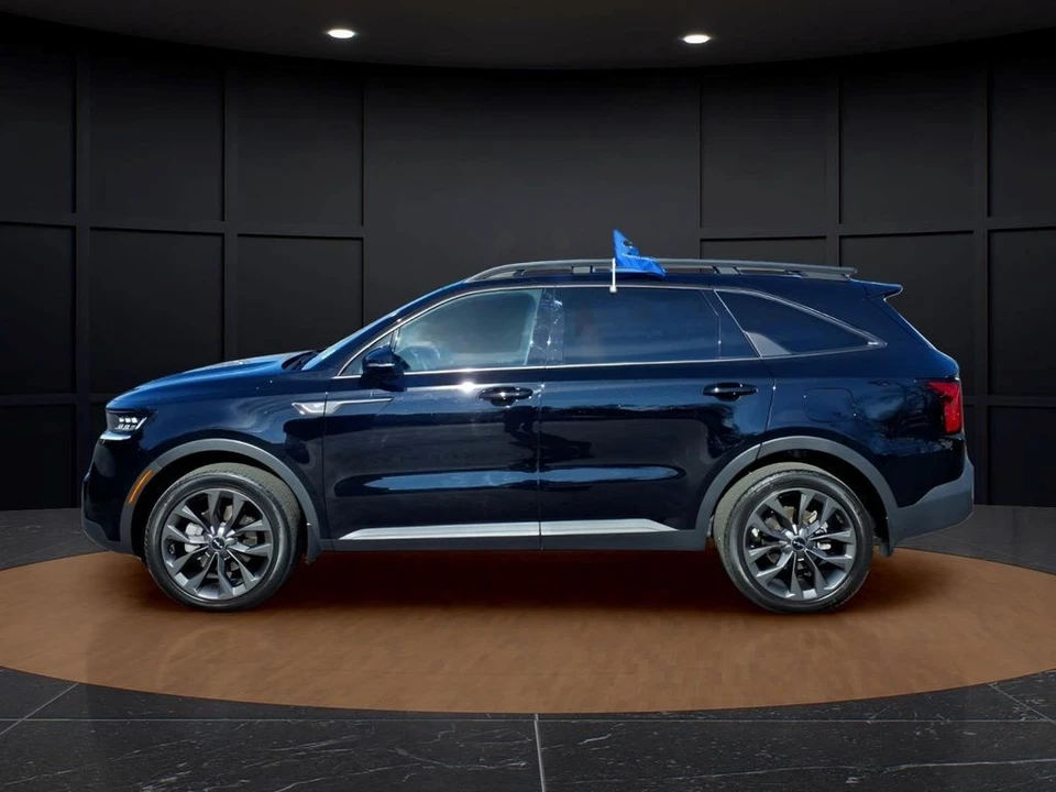 2023 Kia Sorento - Image 4 of 21