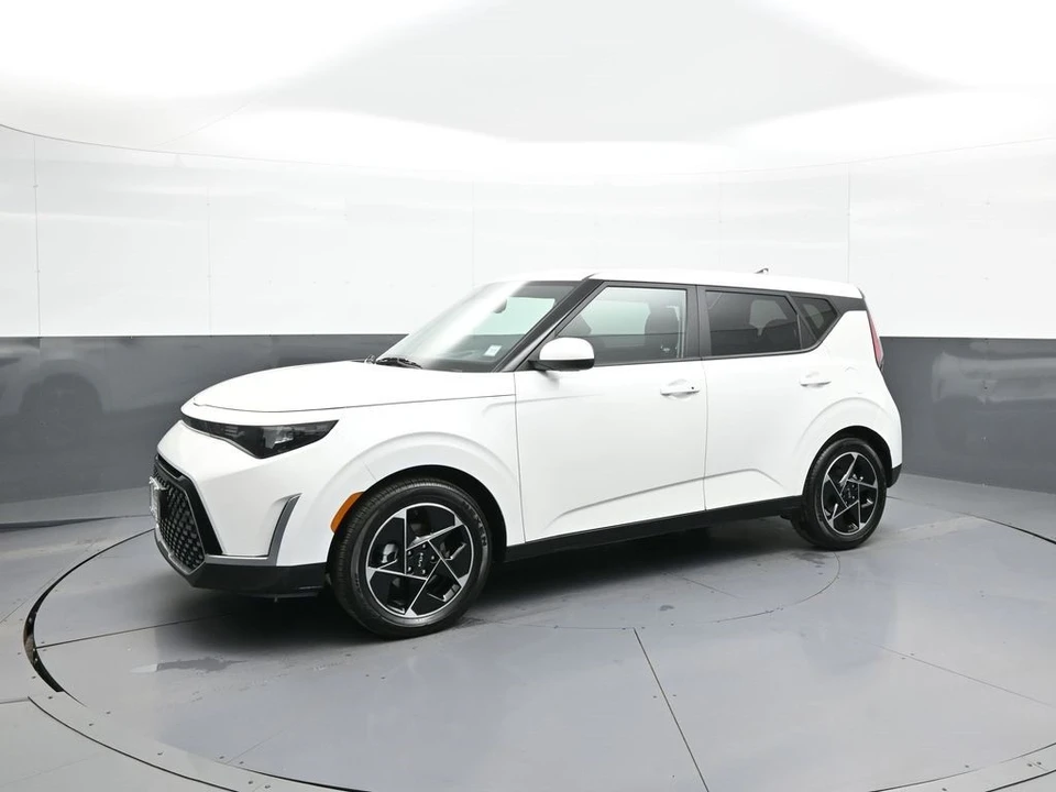 2023 Kia Soul - Image 10 of 12