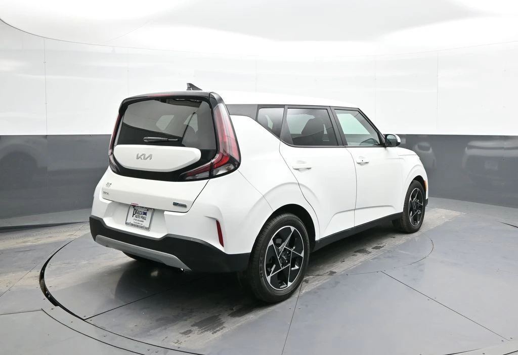2023 Kia Soul - Image 6 of 12