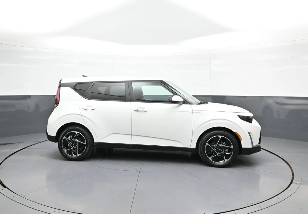 2023 Kia Soul - Image 5 of 12