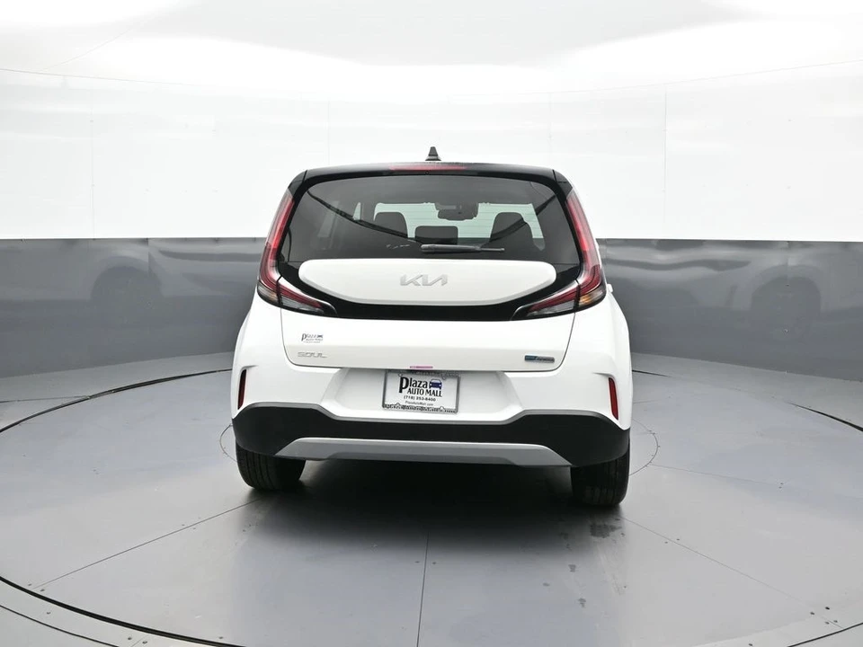 2023 Kia Soul - Image 7 of 12